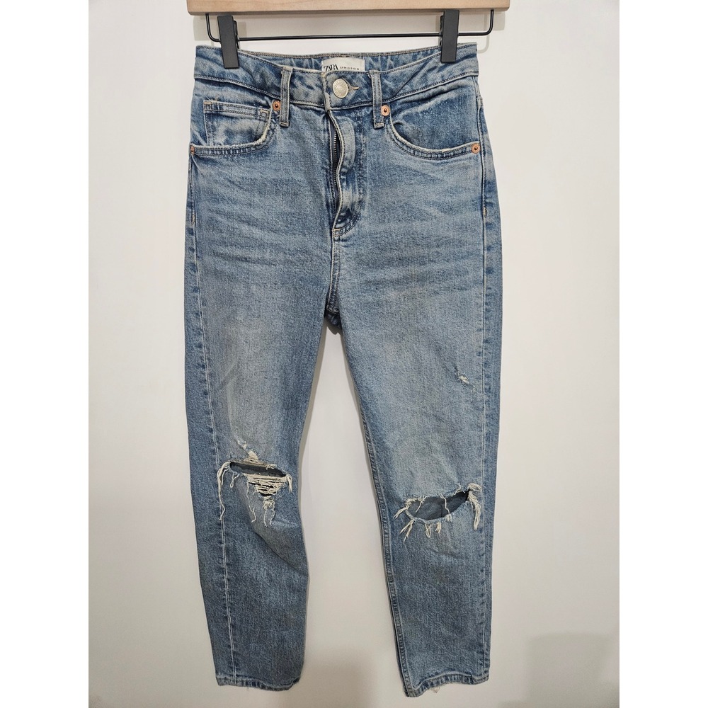 Zara High Waisted Distressed Mom Jeans Light Wash Blue‎ Size 2 24 03635035400340